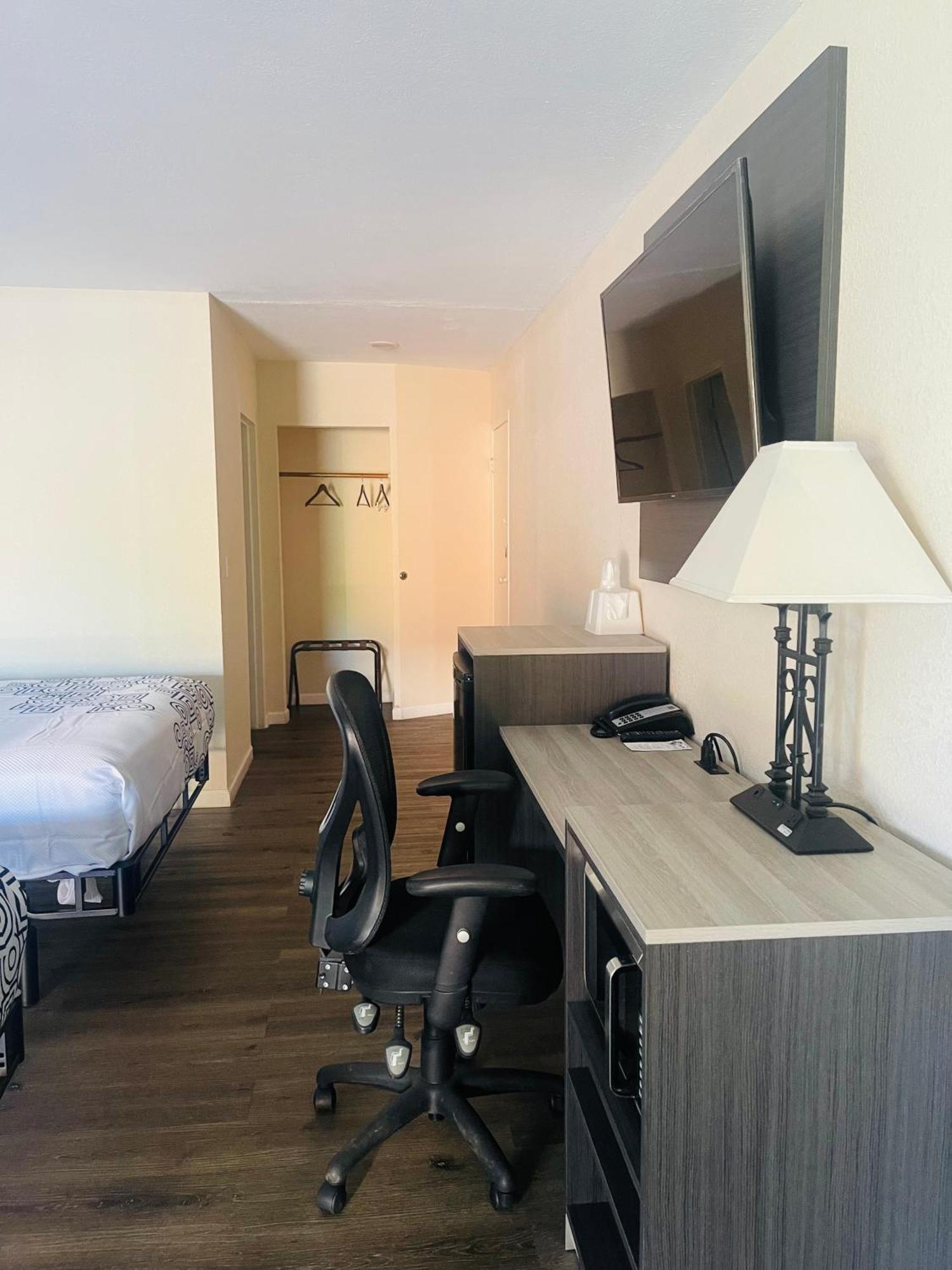 Bourbon Capital Inn Бардстаун Экстерьер фото